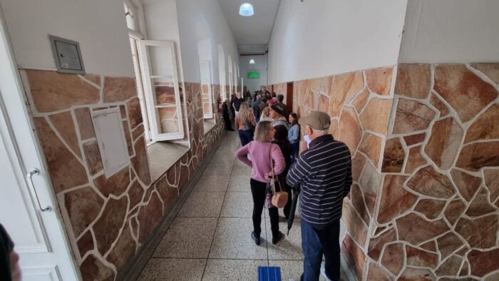 Movimento é intenso nas primeiras horas de votação em Juiz de Fora 1 Movimento é intenso nas primeiras horas de votação em Juiz de Fora