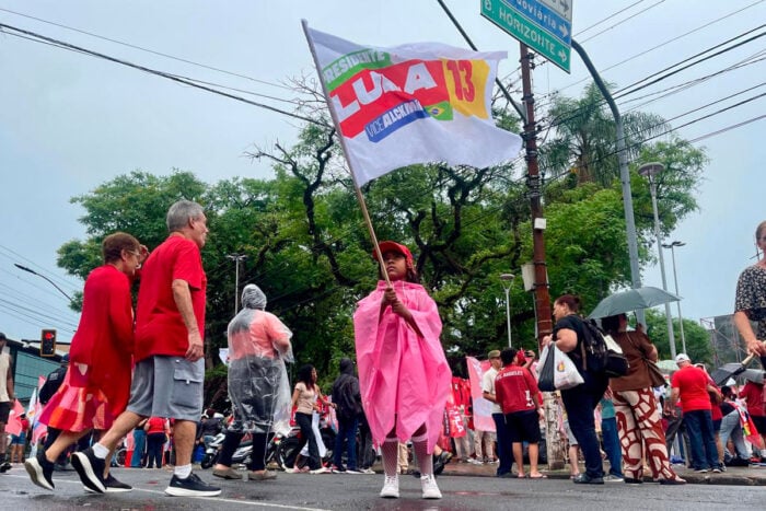 chuva apoiadores Lula foto Felipe Couri