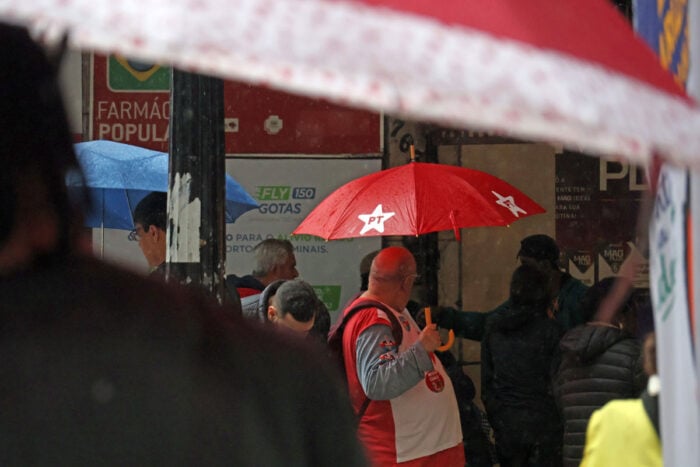Chuva atrapalha movimentação no Calçadão às vésperas da eleição 7 chuvas eleicao calcadao 4 leonardo costa