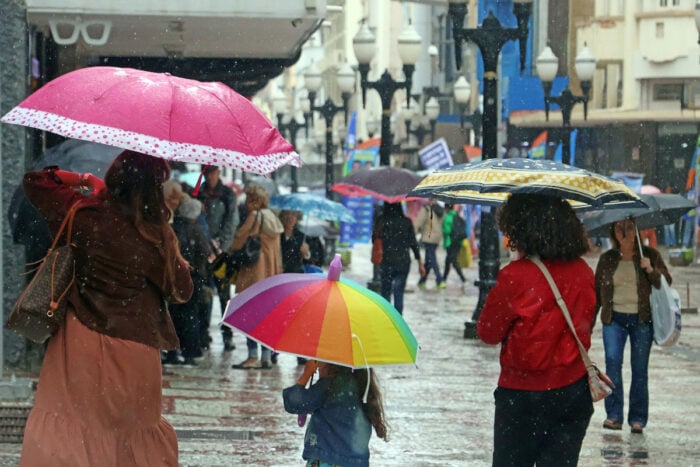 Chuva atrapalha movimentação no Calçadão às vésperas da eleição 8 chuvas eleicao calcadao 5 leonardo costa