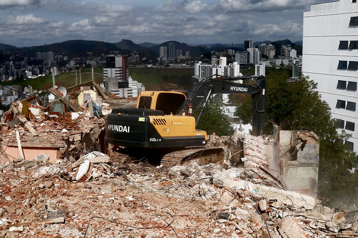 Após demolição de imóveis, moradores do Dom Bosco relatam falta de assistência