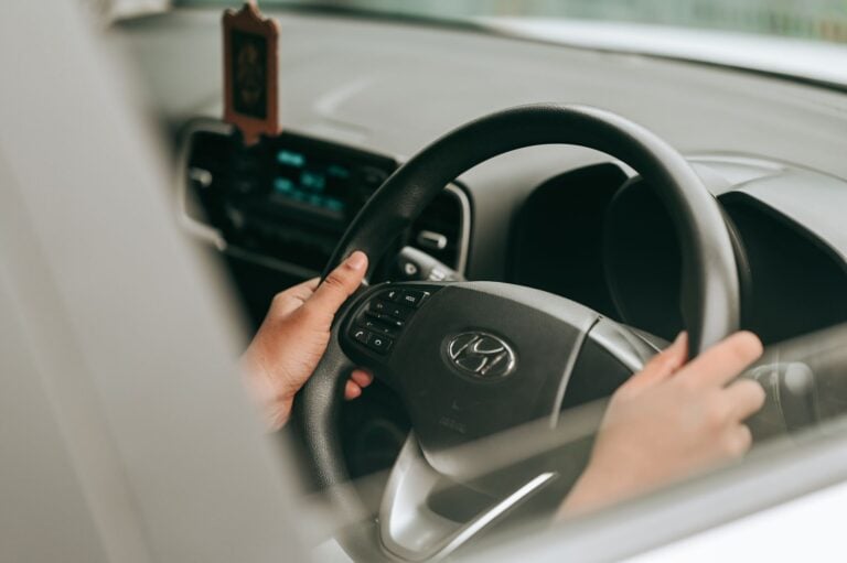 Depois das eleições, motoristas podem sentir mudanças no bolso e cinco decisões sobre impostos, combustíveis, pneus e pedágios prometem mexer com o custo de ter um carro no Brasil