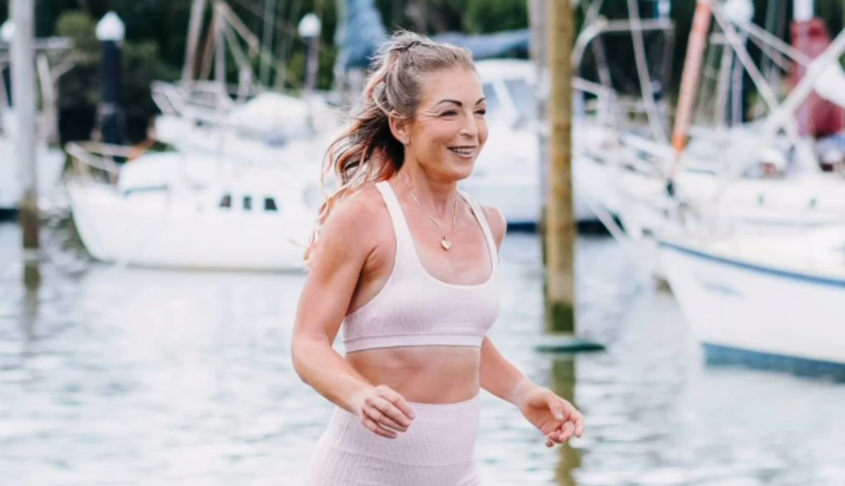 Durante 1.000 dias, mulher acordou de madrugada para correr pelo menos 50 km antes de trabalhar, enfrentou frio extremo, calor de 40 °C e nove países até conquistar um recorde do Guinness 1 durante 1000 dias mulher acordou de madrugada para corr 1