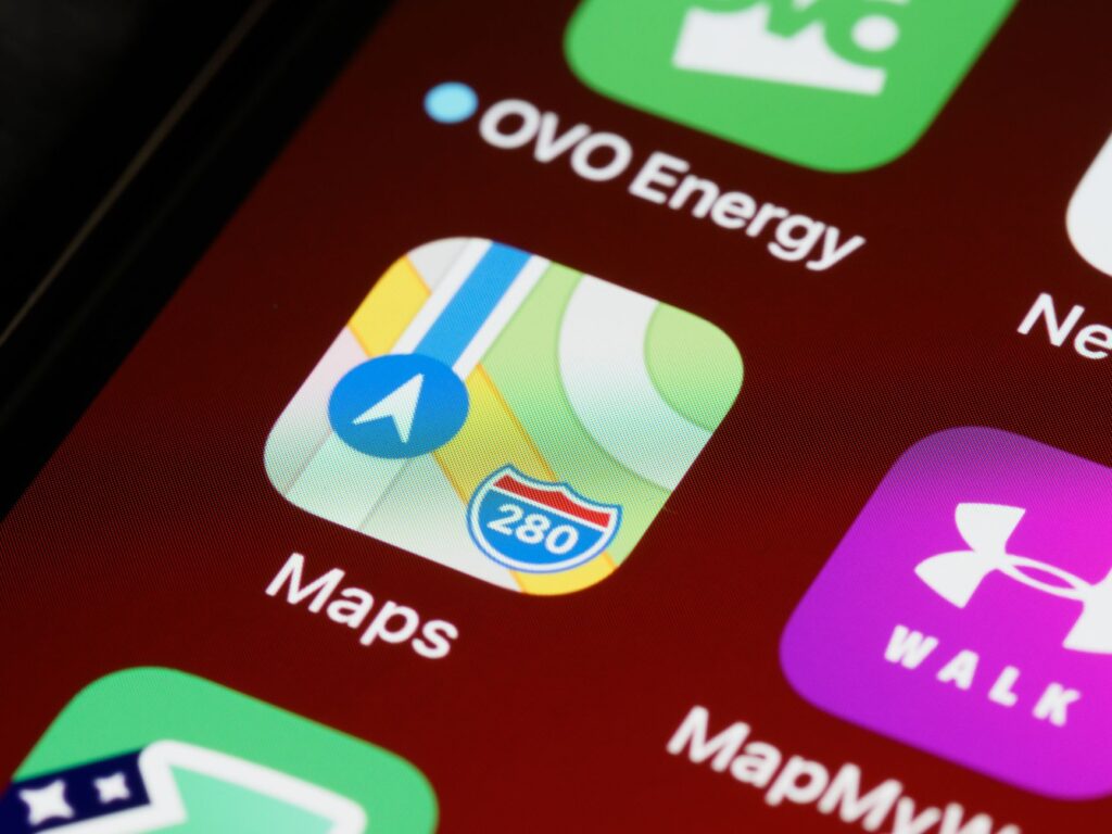 Ele abriu o Google Maps para procurar um local de acampamento e encontrou uma estrutura circular de 15 quilômetros, descoberta que levou cientistas até uma cratera formada há cerca de 390 milhões de anos