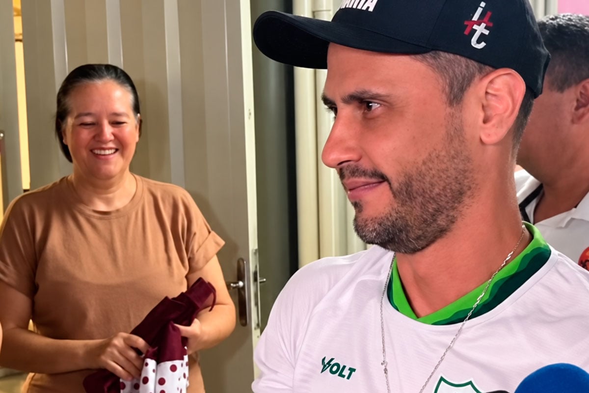 ‘Quem ganhar eu vou procurar’, diz Cleitinho após voto em Minas Gerais