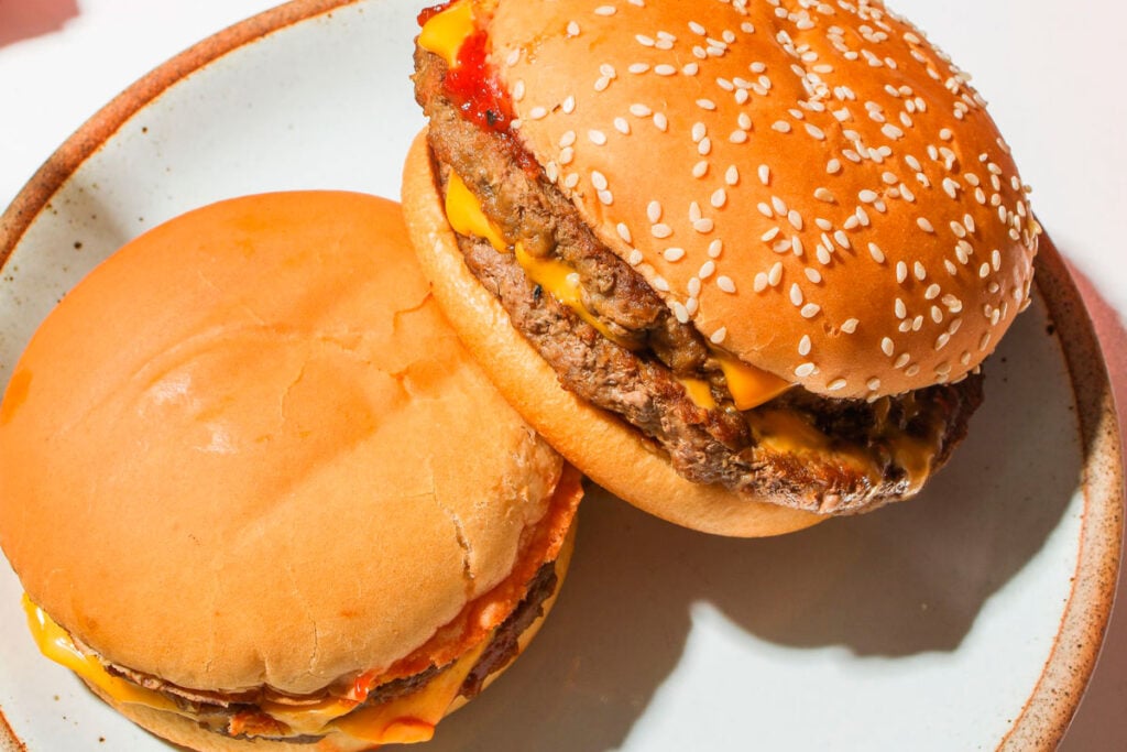 Fast-food de Juiz de Fora é condenado a pagar R$ 4 mil por oferecer hambúrguer e batata frita diariamente a funcionária 1 fast food foto pexels