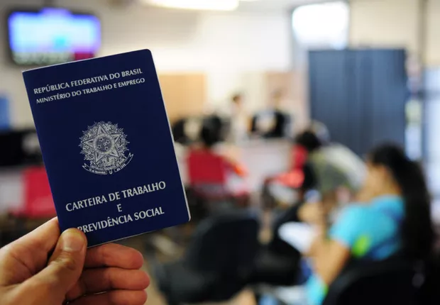 Fim da escala 6x1 pode mudar a rotina de empresas e trabalhadores no Brasil, criando novas formas de organizar jornadas e obrigando pequenos negócios a encontrar maneiras diferentes de manter a operação funcionando 1 fim da escala 6x1 pode mudar a rotina de empresas e tra 1
