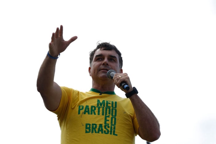 Em Minas, Flávio Bolsonaro promete priorizar municípios e ampliar repasses federais 9 Em Minas, Flávio Bolsonaro promete priorizar municípios e ampliar repasses federais