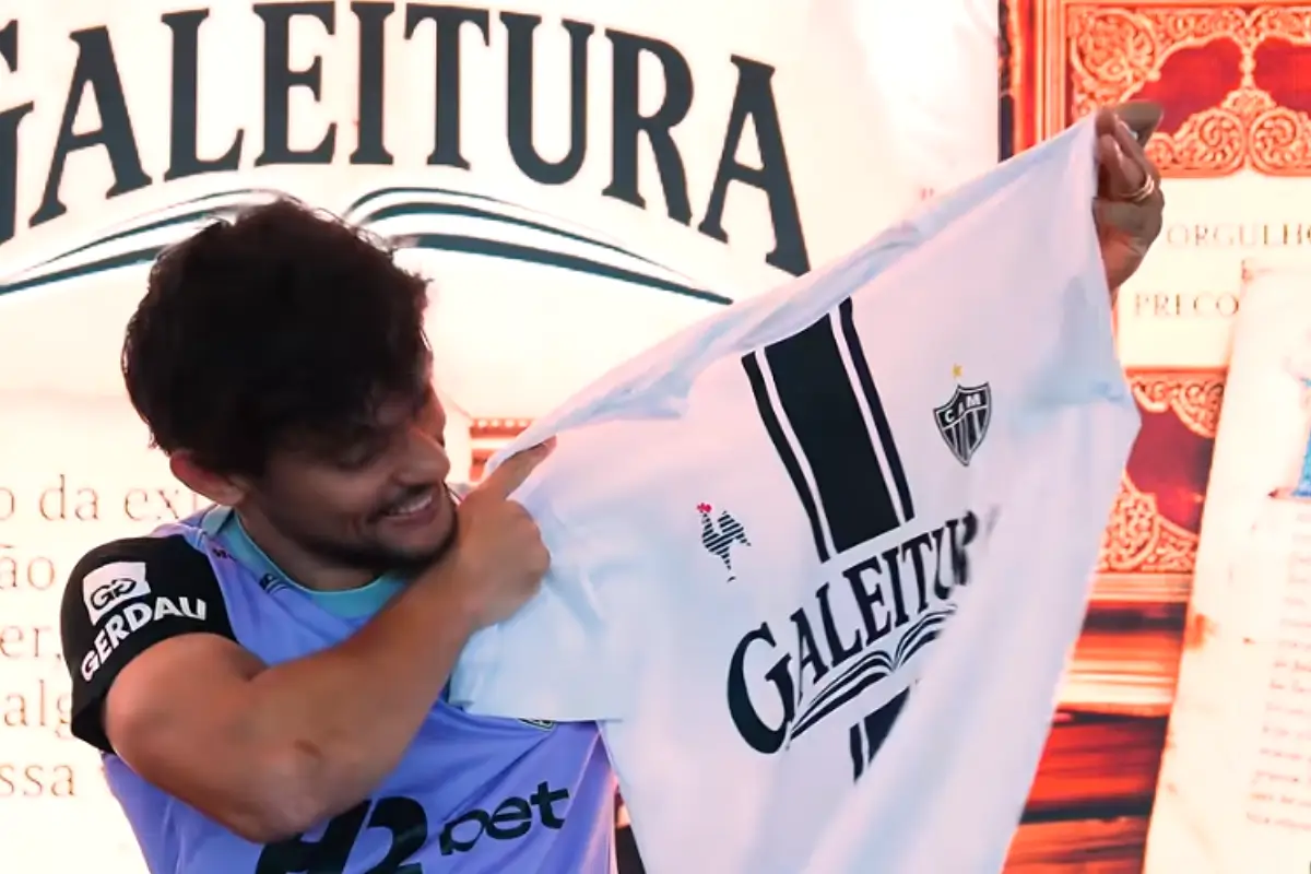 Gol de placa: Gustavo Scarpa faz tabelinha com a literatura