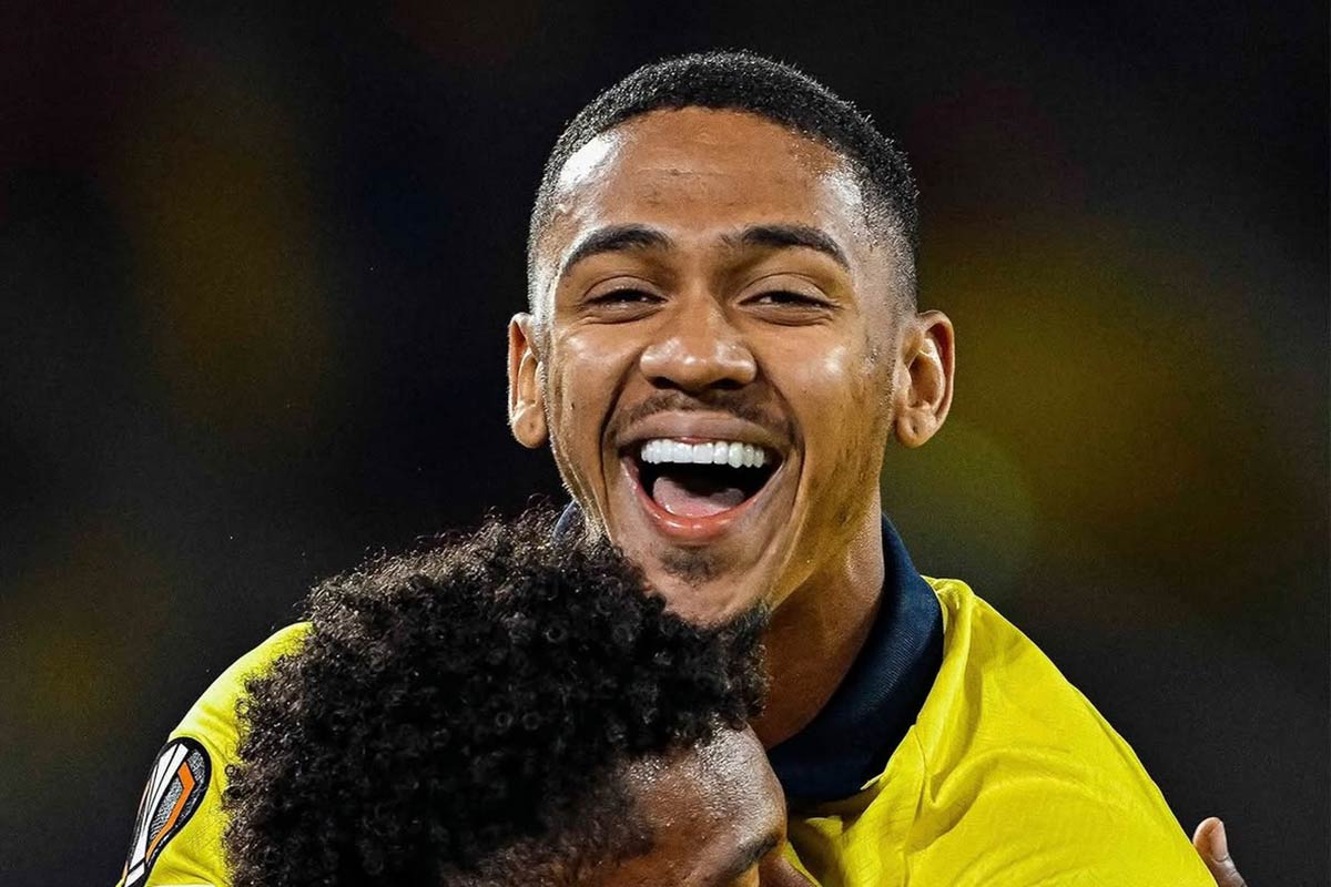 Juiz-forano Guilherme Smith marca duas vezes e comanda vitória na Europa League