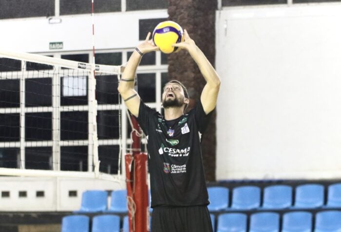 Para seguir na briga pela classificação no Mineiro, JF Vôlei enfrenta o Montes Claros 1 jf volei tarik foto felipe couri