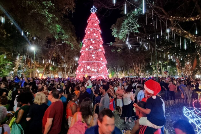 Prefeitura prevê gastar quase R$ 2 milhões com decoração de Natal em Juiz de Fora