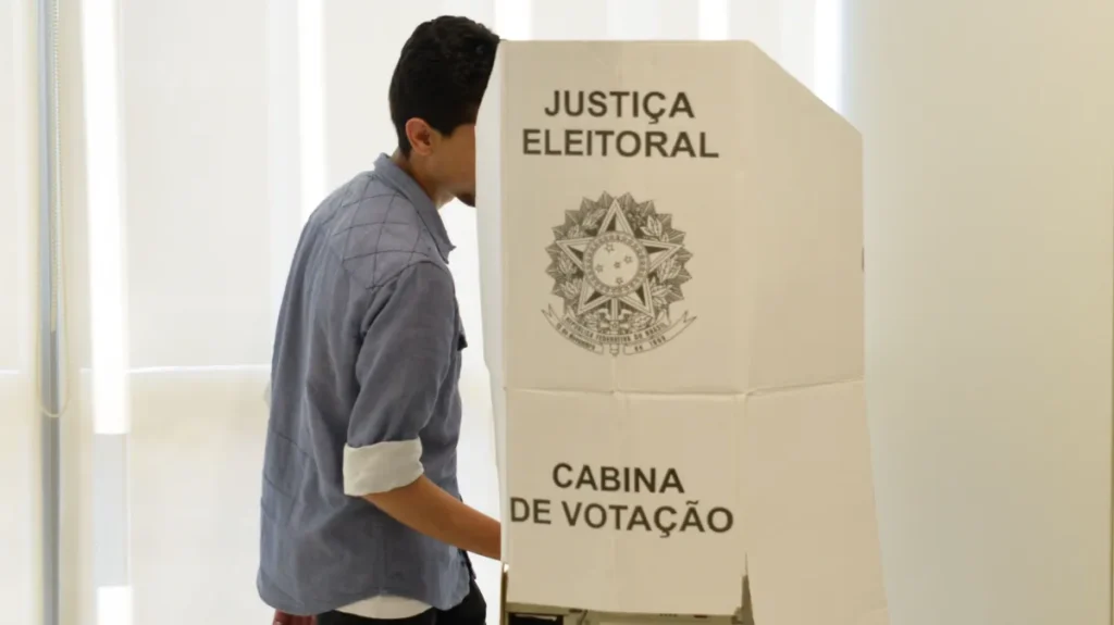O que acontece se você não votar em 2026? Veja a multa e as consequências