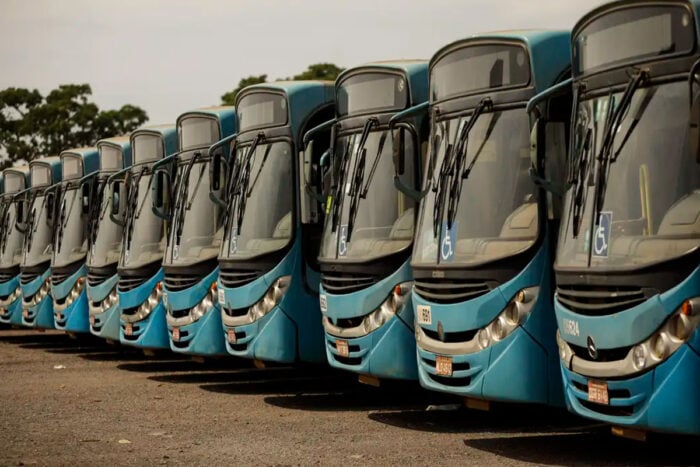 Pelo menos 10 estados relatam problemas no transporte público durante as eleições 2026