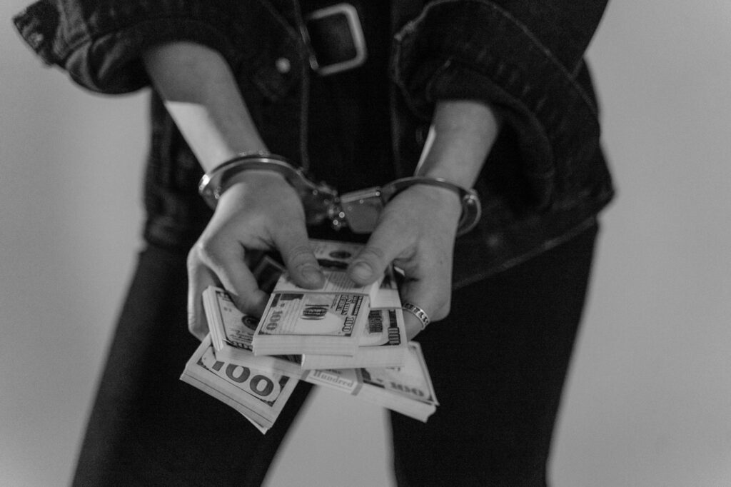 Político que estava no comando durante o período da pandemia é condenado a 14 anos de prisão por corrupção após investigação apontar que ele recebeu mais de R$ 45 milhões na China