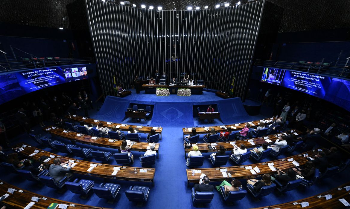 Qual é o salário de um senador no Brasil em 2026? 3 qual e o salario de um senador no brasil em 2026 3