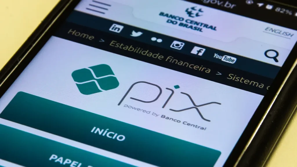 Regra chega ao fim e brasileiros precisam saber o que muda no valor do Pix por aproximação