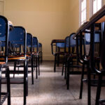 Professora demitida após debate político em sala de aula será indenizada em R$ 15 mil em Minas 5 sala de aula foto pexels