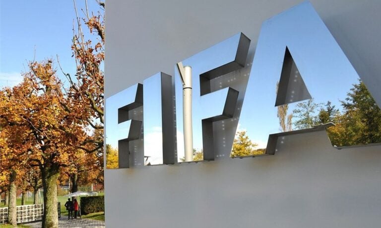 Time da Série A recebe alerta da Fifa por dívida envolvendo uma transferência e corre risco de perder pontos no Brasileirão caso não resolva o problema