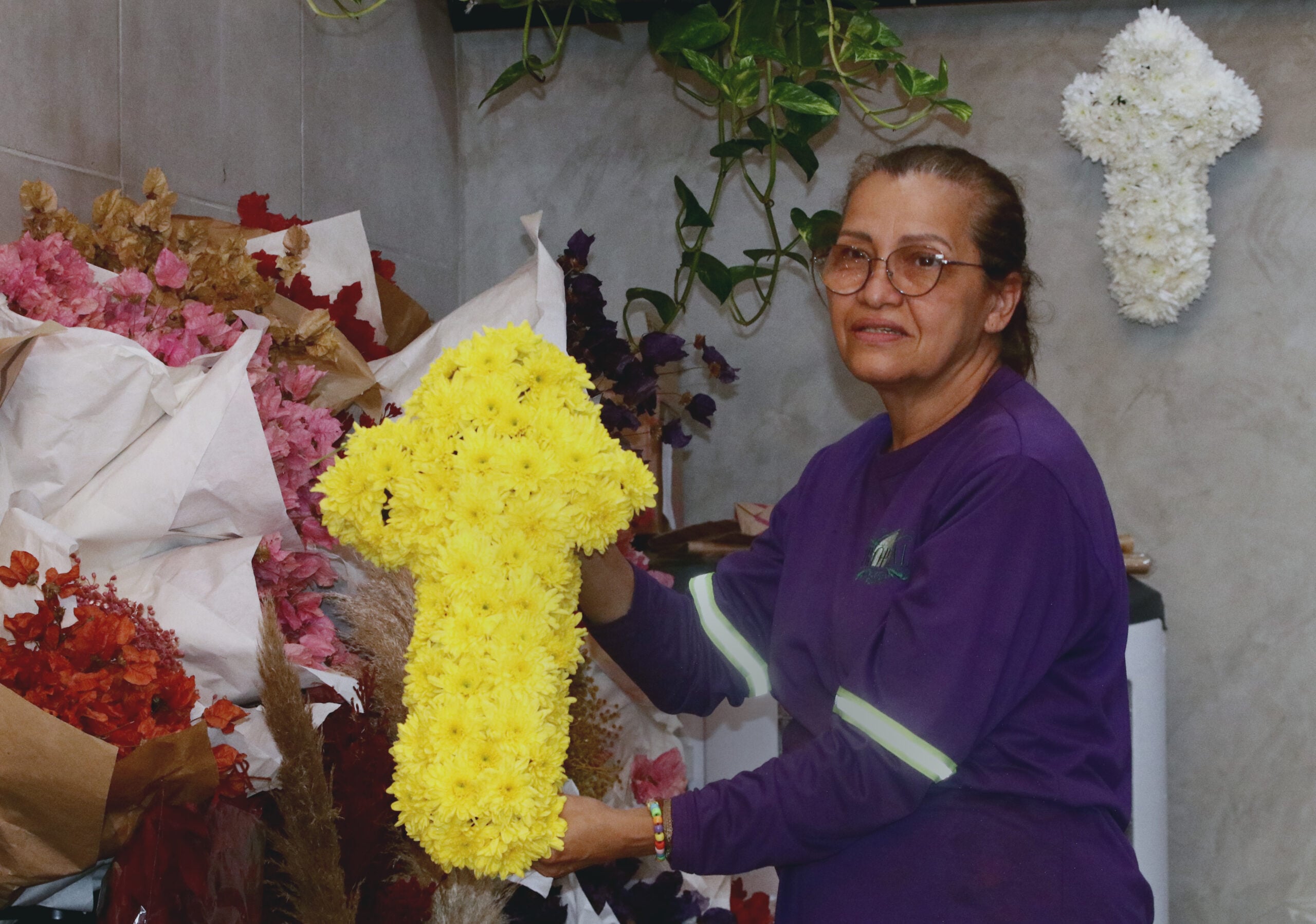 uploads_FELIPE COURI_30.10.26_11.20.20_VENDA DE FLORES - FINADOS - FELIPE COURI (8) uploads_FELIPE COURI_30.10.26_11.20.20_VENDA DE FLORES - FINADOS - FELIPE COURI (8)